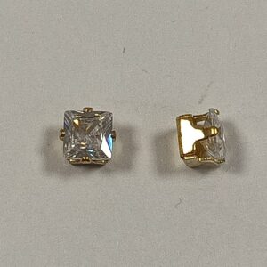 ZIRCONE SQUARE CON CASTONE MM4